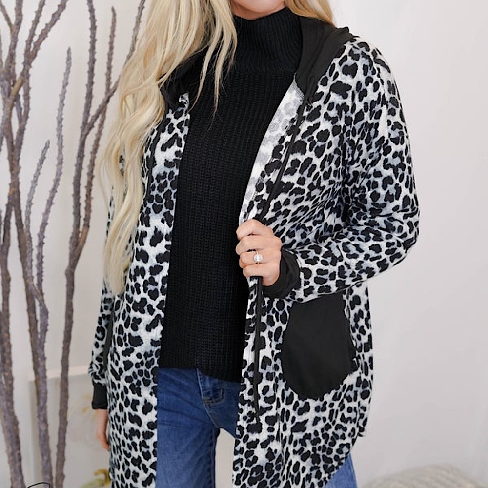 🆕🖤SEW IN LOVE: Animal Print Long Sleeve Hoodie Cardigan MEDIUM